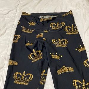 Queens crown Victoria secret performance leggings